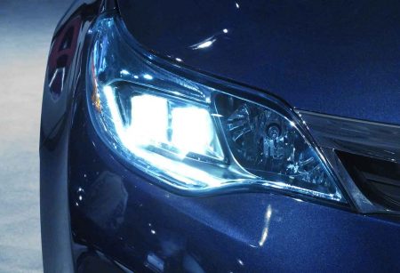 Cuidado de las luces del coche